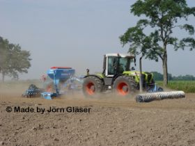 Xerion 3300 mit Soliär 9 seitlich