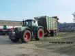 Fendt 824 beim kippen