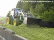 Bild 22- Luis Schmid schickte das Bild eines John Deere beim Silagewalzen