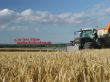 Fendt 930 mit See im Hintergrund